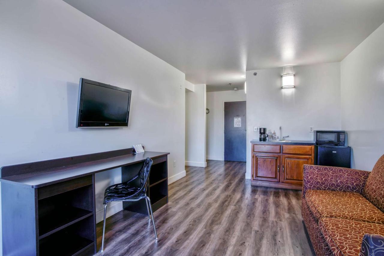 Motel 6-Hesperia, Ca - West Main Street I-15 Luaran gambar