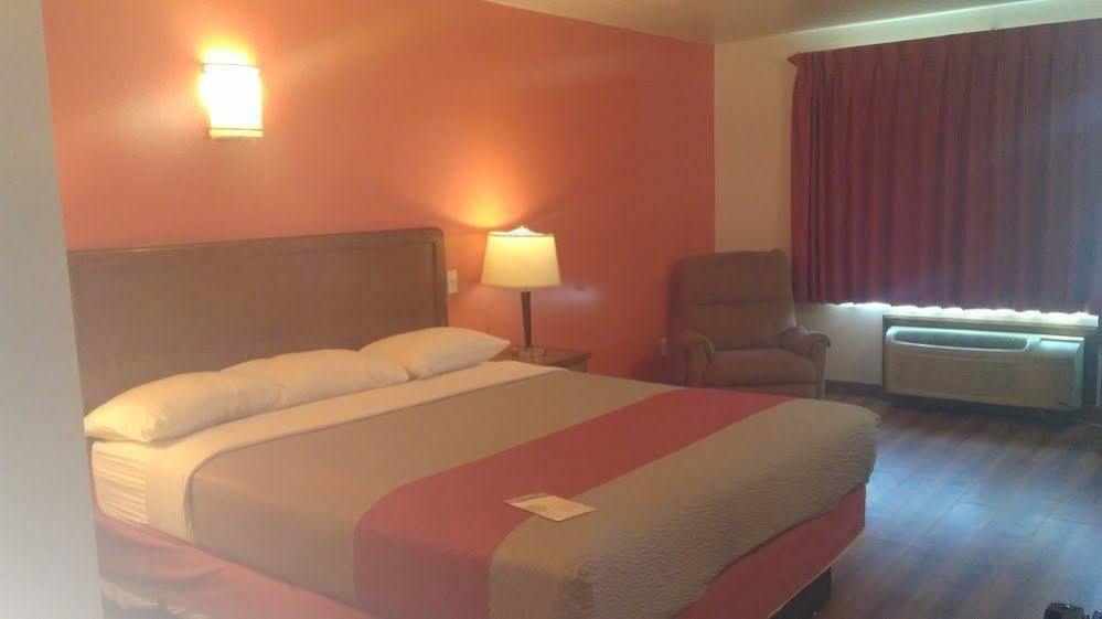 Motel 6-Hesperia, Ca - West Main Street I-15 Luaran gambar