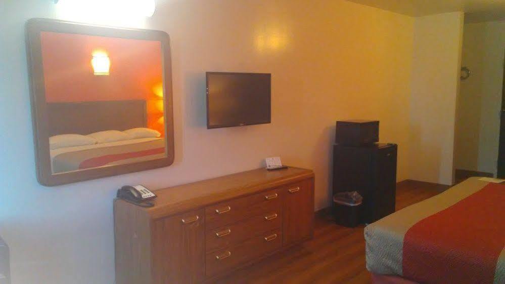 Motel 6-Hesperia, Ca - West Main Street I-15 Luaran gambar